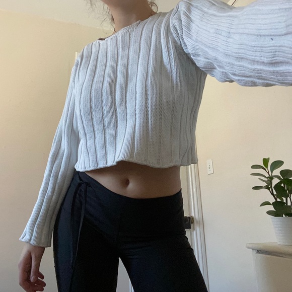 Classic White Crew Neck - Picture 2 of 3